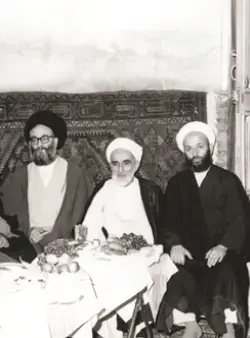 عکس علامه طهرانی در کنار آیت الله فلسفی و مجتهدی تهرانی