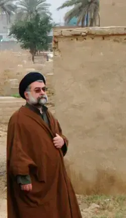 عکس آیت الله سید محمد محسن طهرانی در قبرستان وادی الصفا