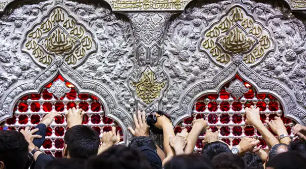 عکس زیبای ضریح امام حسین در ایام محرم