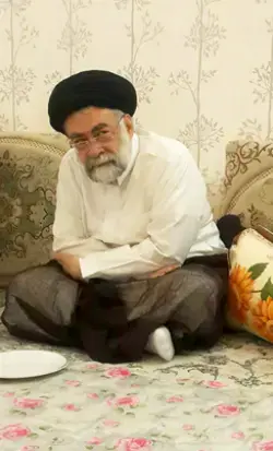 عکس باکیفیت از مرحوم سید محمد محسن طهرانی در منزل یکی از دوستان خود