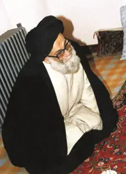 تصویری از علامه طهرانی در محضر علامه طباطبایی